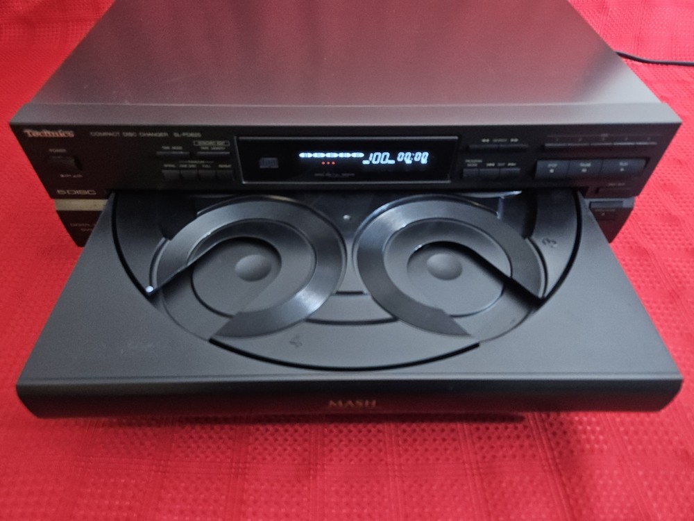 Technics 5 Disc Cd Changer/Player SL-PD825 w/ MASH TECHNOLOGY Tested• Working