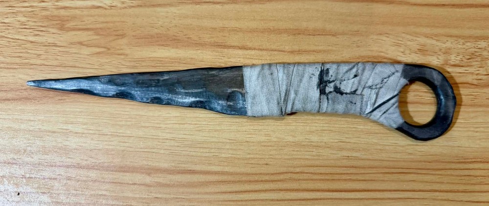 Arrow Oliver Queen Screen Used Prop Prison Shiv