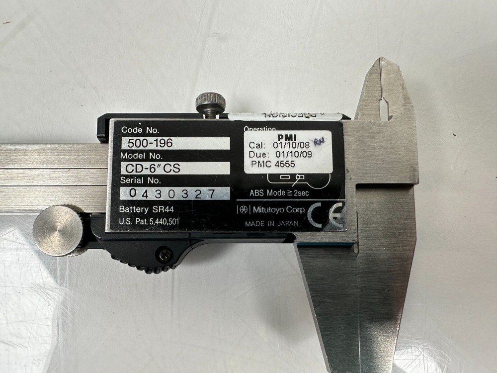 Mititoyo CD-6"CS, Absolute Digimatic, Metric/SAE Calipers w/ Case
