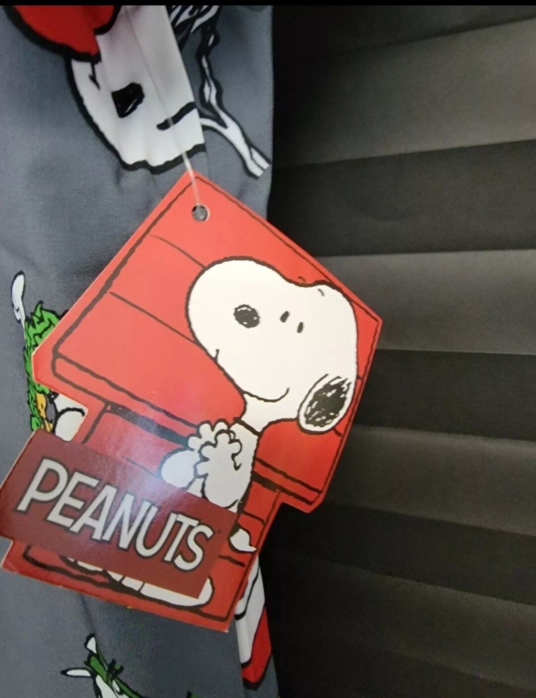 Peanuts SNOOPY Christmas Ultra Soft Medical Scrub Size MEDIUM