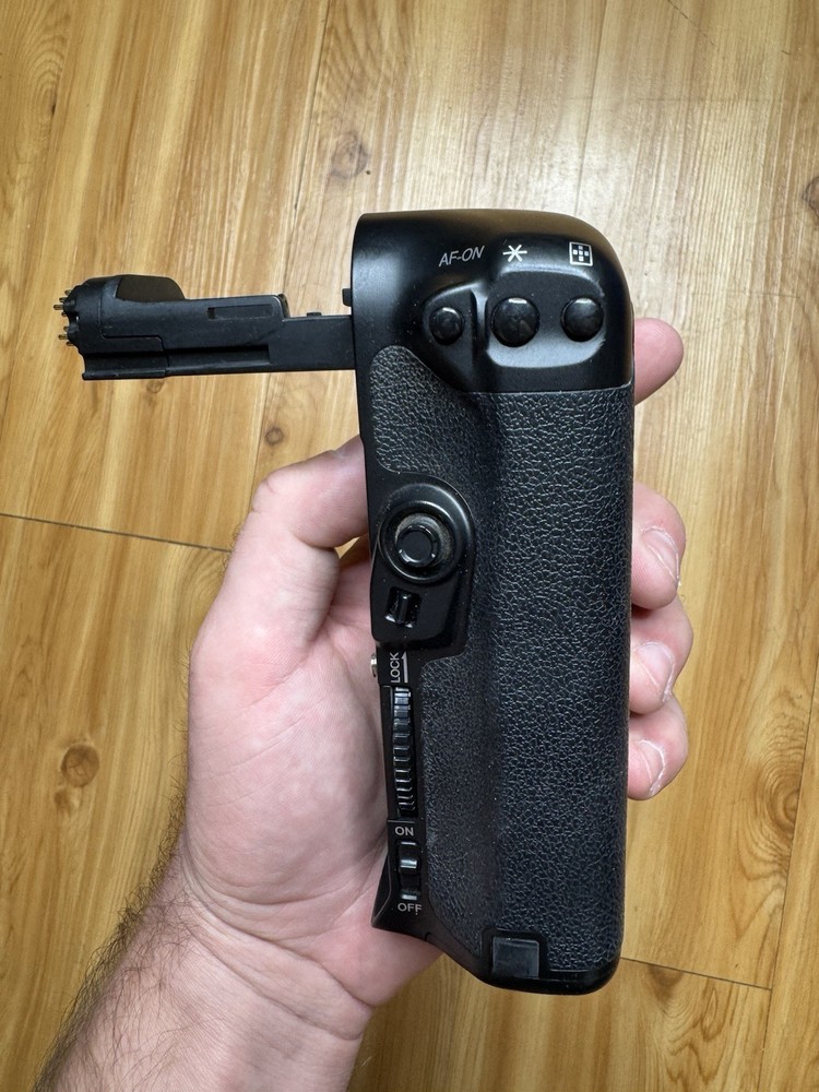 Neewer Grip for Canon 7D NW-7DR II
