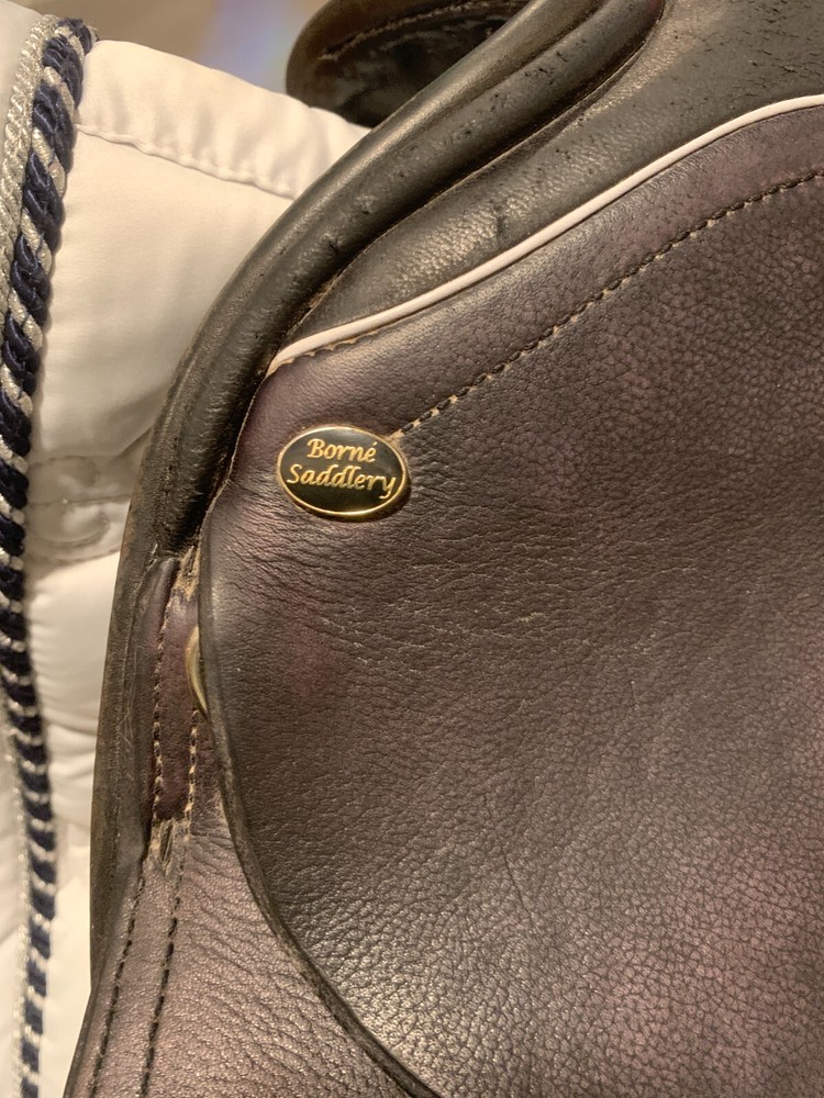 Borne Saddlery - Levade - Dressage Saddle 18"