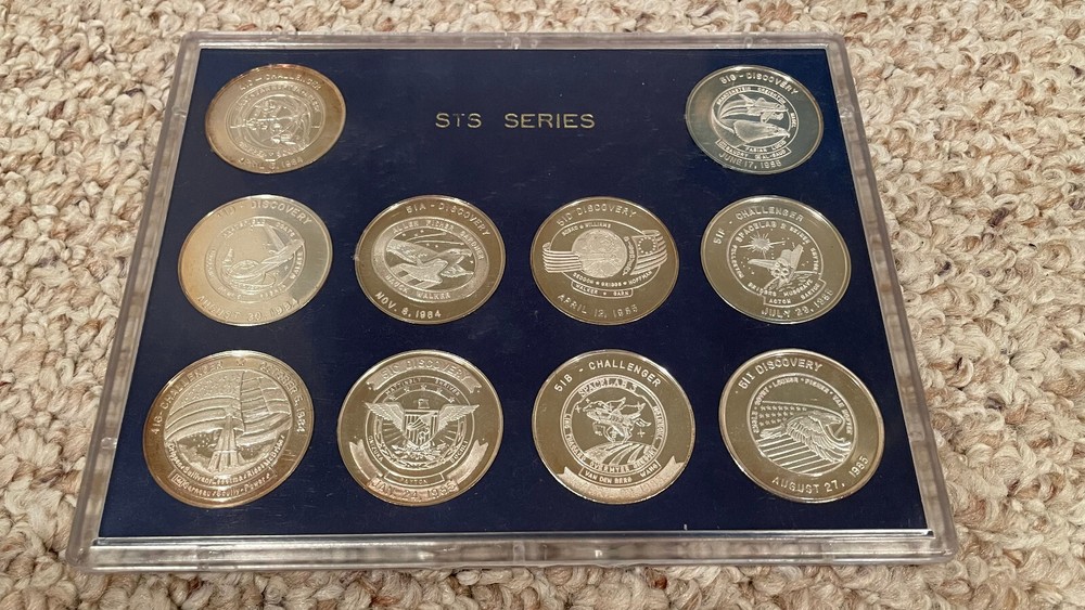 (10) Shuttle Shuttle Flights, silver medals in case, Discovery and Challenger