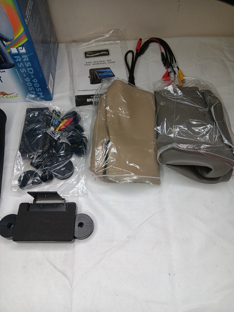 *Read Description* Chamaleon RSD-905M Rear seat Entertainment Headrest DVD 9''
