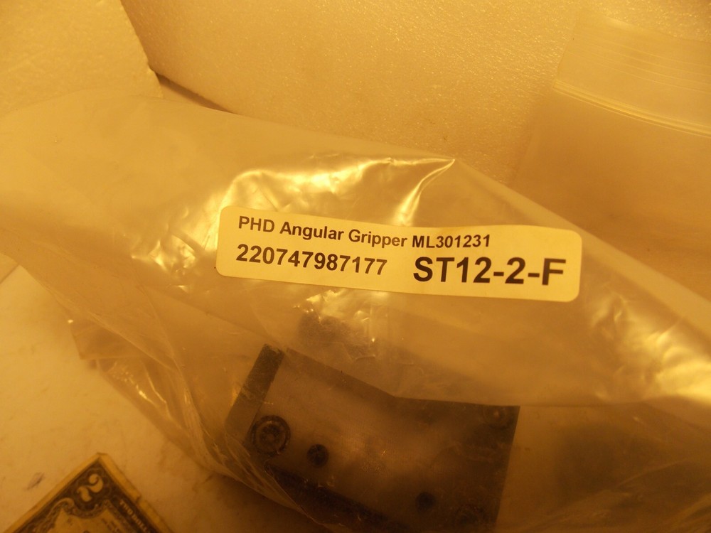NEW PHD ML301231-REV-A Angular Pneumatic Gripper PHD ML301231 FREE Ship After1