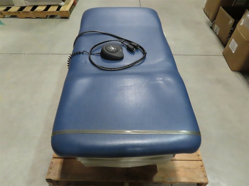 Midmark Ritter 223 Exam/Treatment table with Footswitch