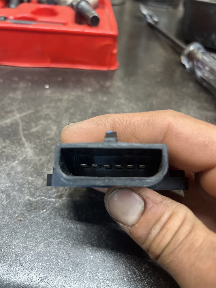 Thunderbolt IV v8-24S