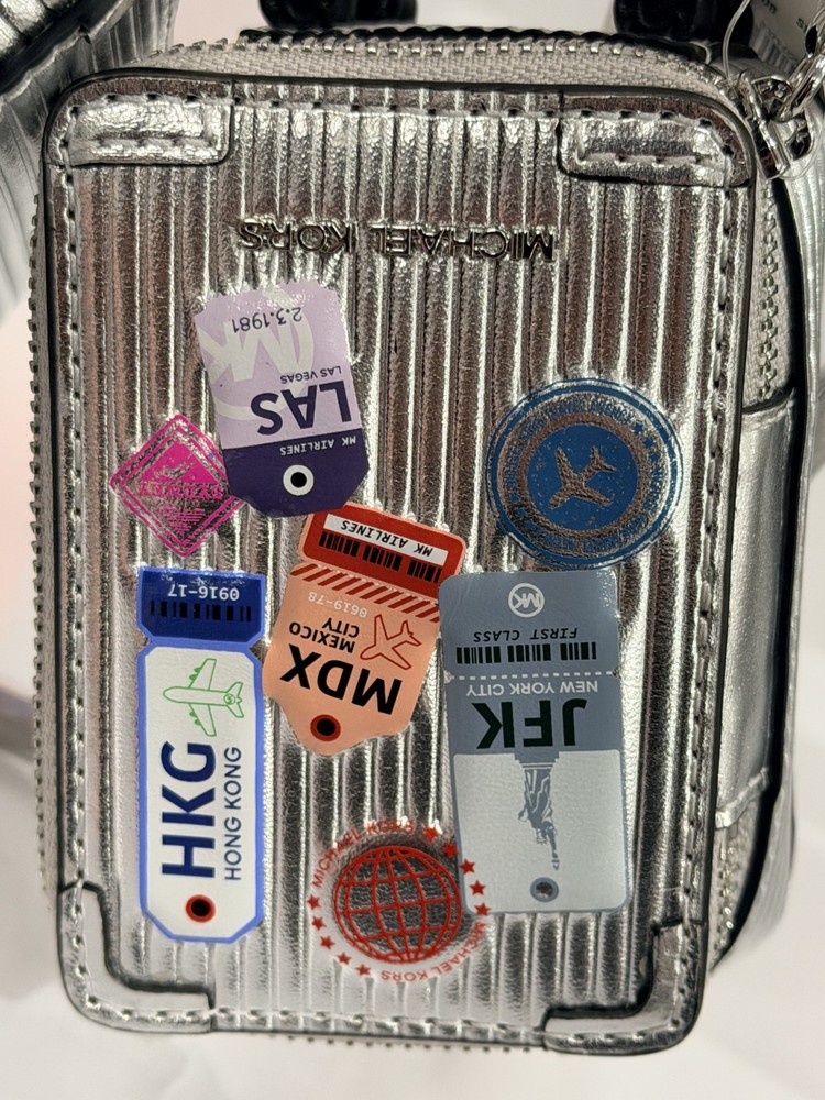 MICHAEL KORS GIFTABLES TROLLEY KEY FOB SILVER