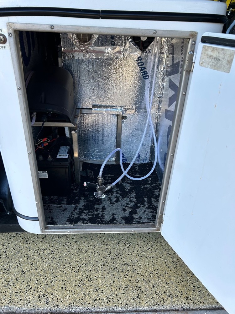 Draft Caddy Beer Cart/Dispenser. 100% self contained