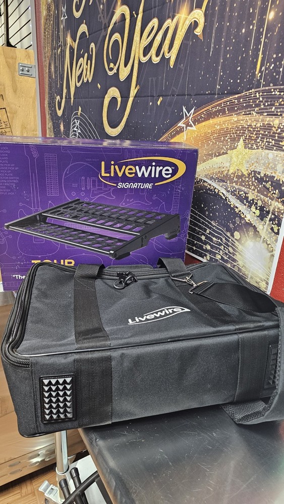 Livewire PB400 Tour Adjustable Pedalboard With Soft Case OPEN BOX