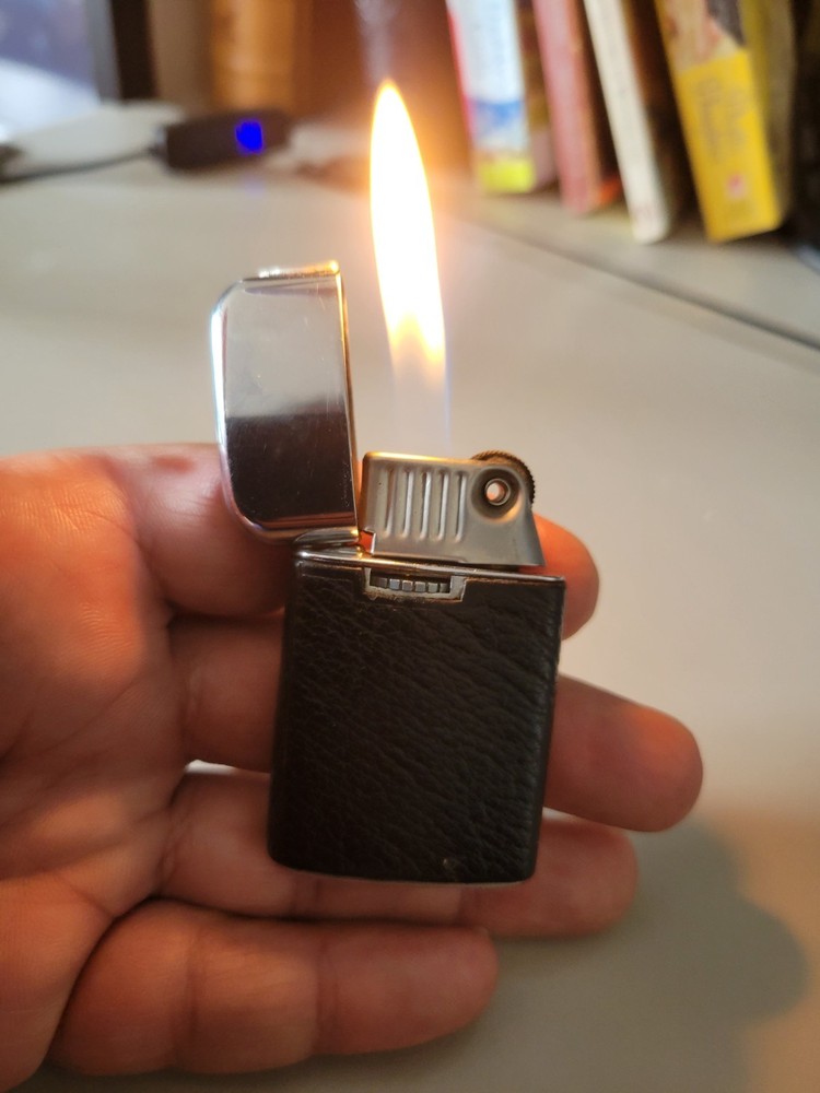 VTG Ronson Varaflame Windlite Lighter Leather & Serviced (WORKING)