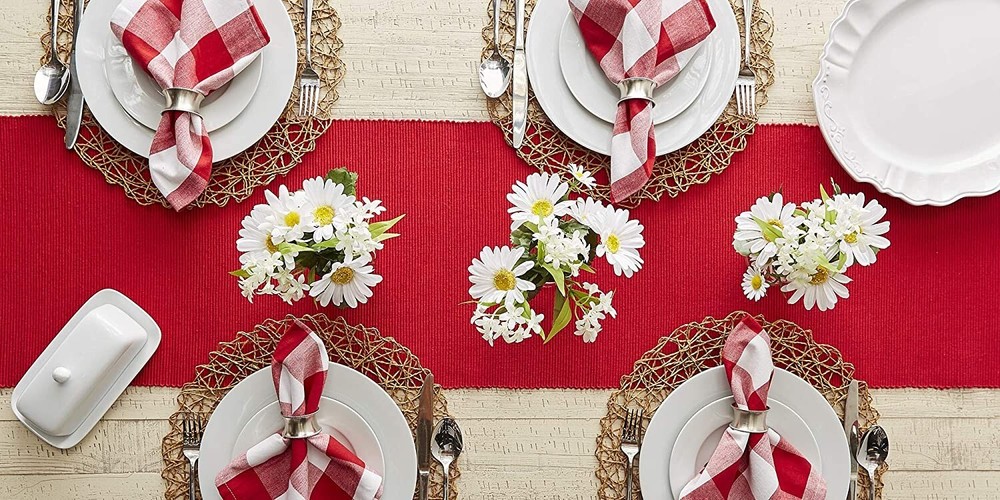 Design Imports Table Runner, Tango Red (751089)