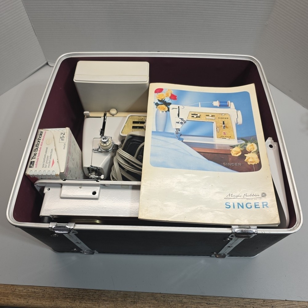 Singer Sewing Machine Magic Bobbin Deluxe Zigzag Case Greist Buttonholer Attach