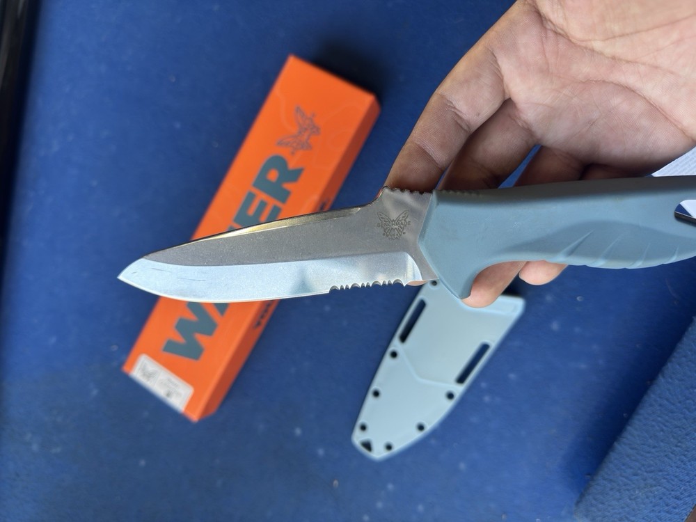 Benchmade Undercurrent Sheepsfoot Depth Blue Santoprene Handle 18040S