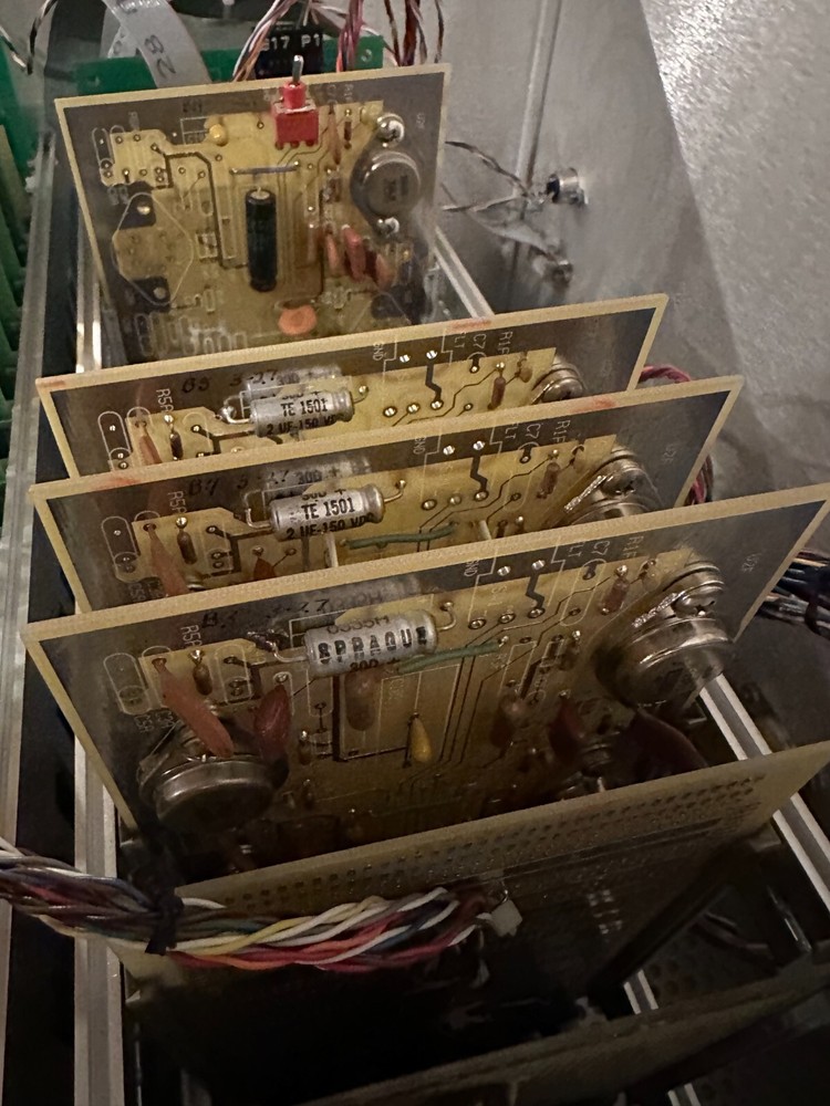 LK Technologies Model ELS3000 Analyzer Control Unit – NIM Modular Rack