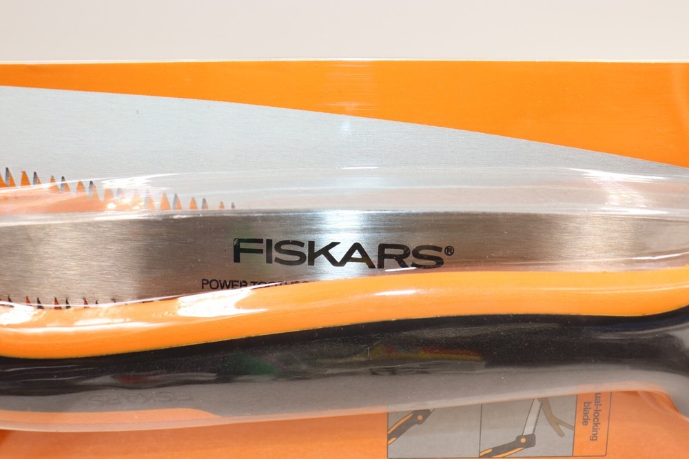 Fiskars 10” Blade Folding/Locking Power Tooth Pruning Saw