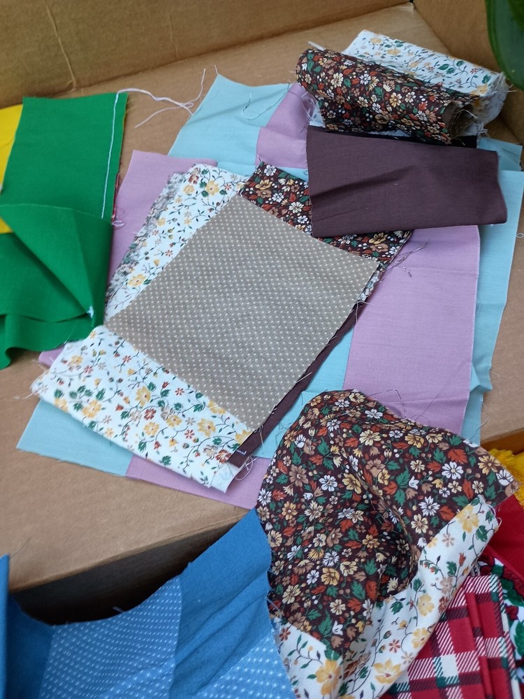 Vintage Quilt Scraps Fabrics Projects Unfinished