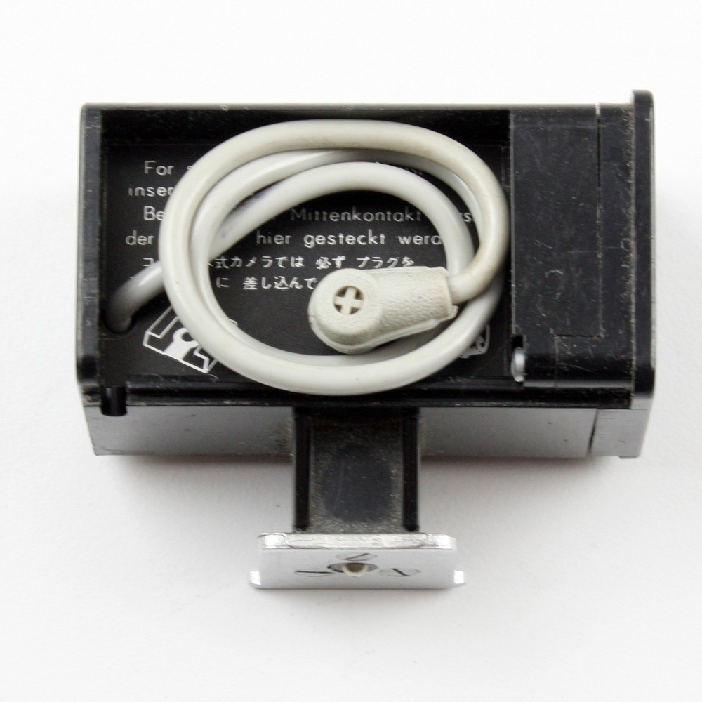 Konica Hot-Shoe/Sync Cord Flashcube Holder