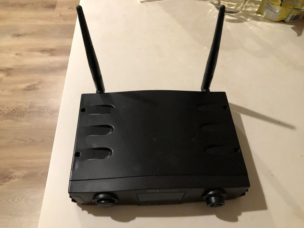 Pyle PDWM1988B Compact UHF Pro Wireless Microphone Base Unit Only - AS IS