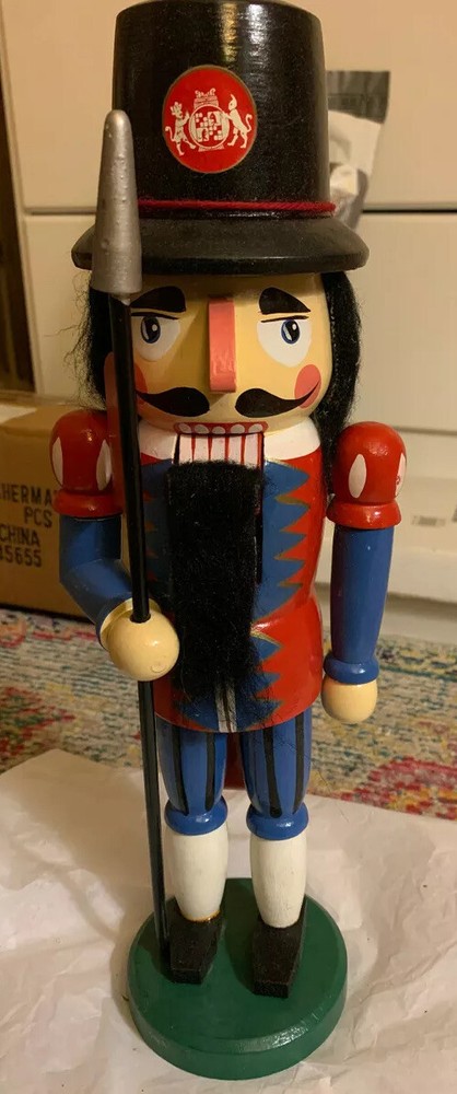 *NEW IN BOX* 14.5" British Royal Guard Nutcracker
