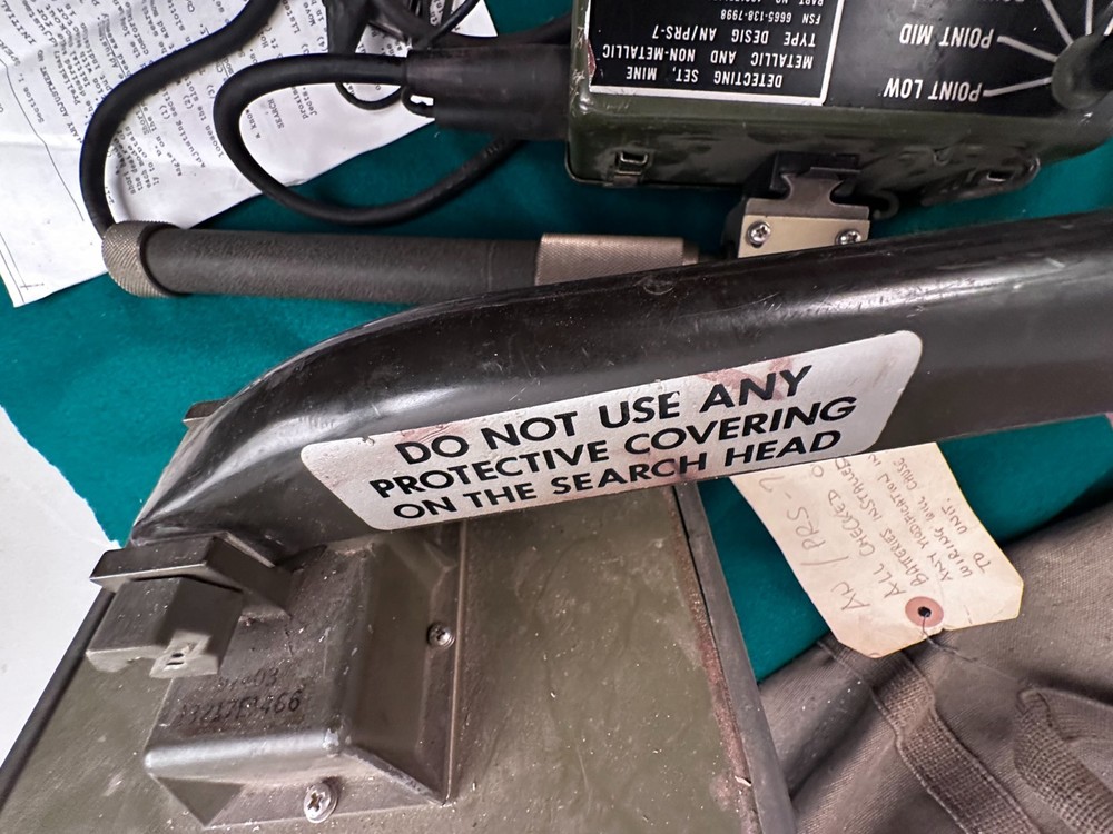 PRS-7 Mine Detector Metallic & Non Metallic Objects With Canvas Case US Military