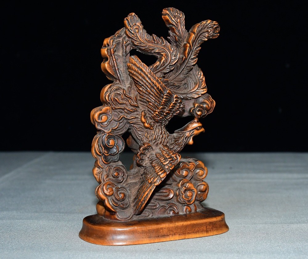 Exquisite small leaf boxwood phoenix ornament