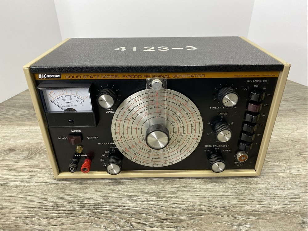 B & K Precision Solid State Model E 200D RF Signal Generator  E-200D Powers On