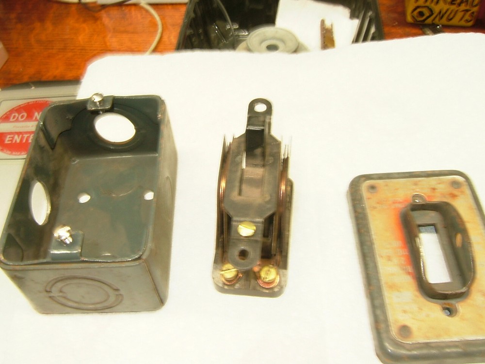 VINTAGE ARROW HART SNAP SWITCH START/STOP 2 POLE