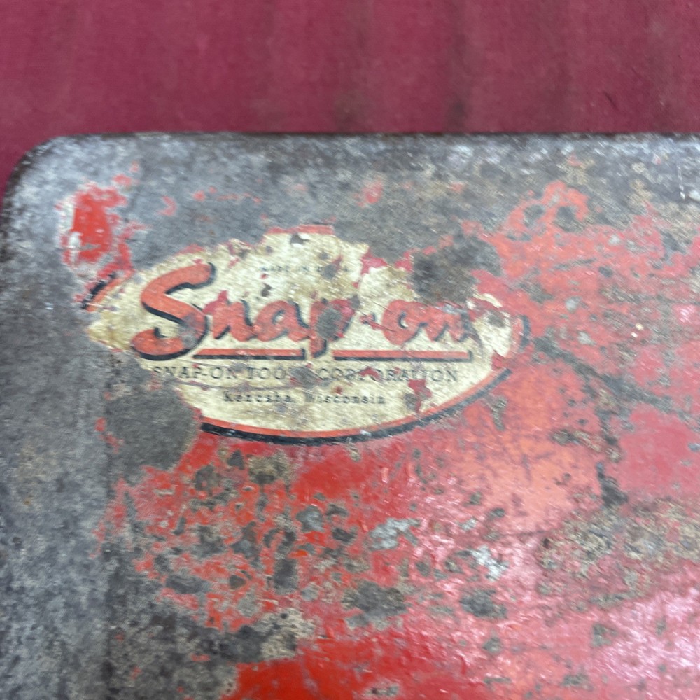 Vintage Snap On KR-281 Metal 3/8" Socket Case, Box, Tin.