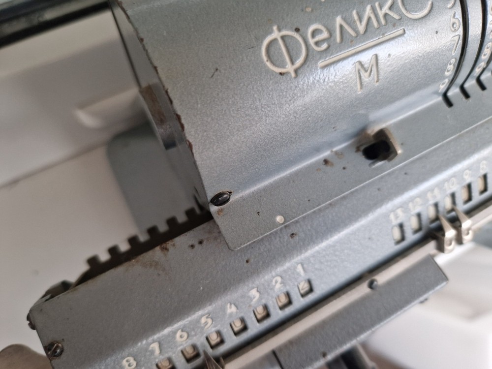 Mechanical Calculator "Felix" USSR-Arithmometer Vintage Adding Machine good