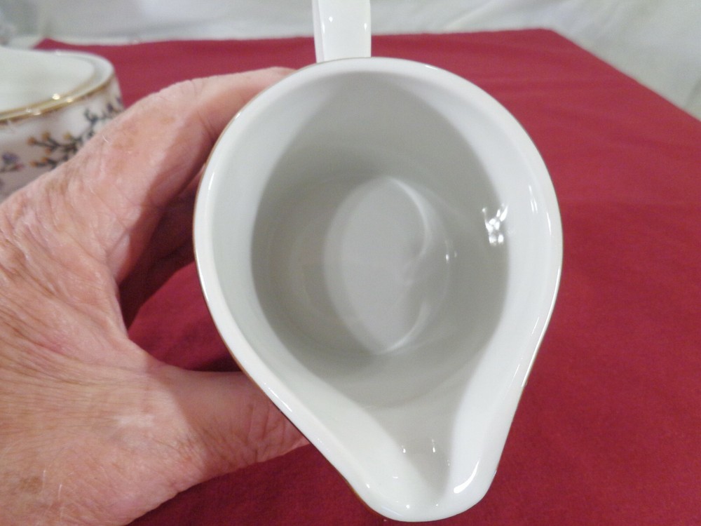 Farberware "Wellesley" Creamer and Sugar Set