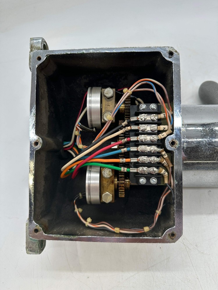 Matthews Marine Systems Left / Right Lever Steerer (Used)