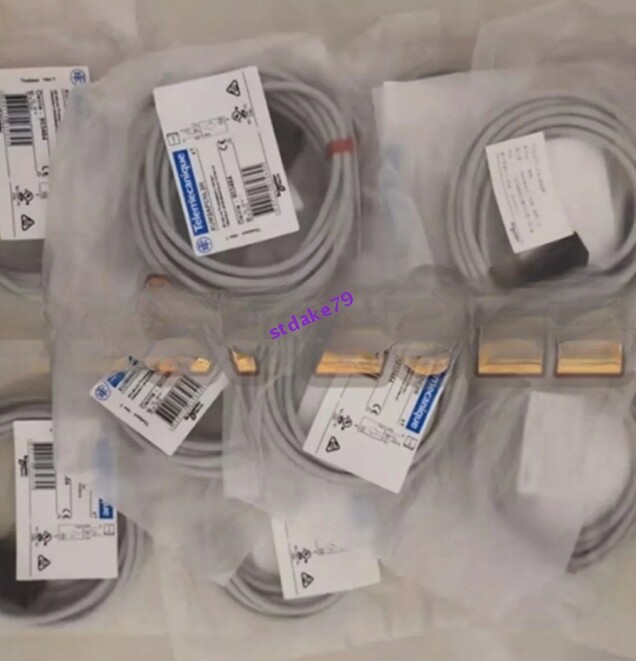XUM2APCNM8 sensor SCHNEIDER 1PCS NEW