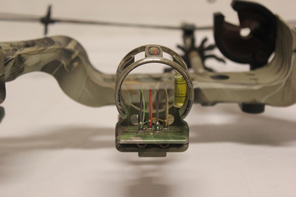 Bowtech Tomkat RH Compound Bow 70 LBS Camo