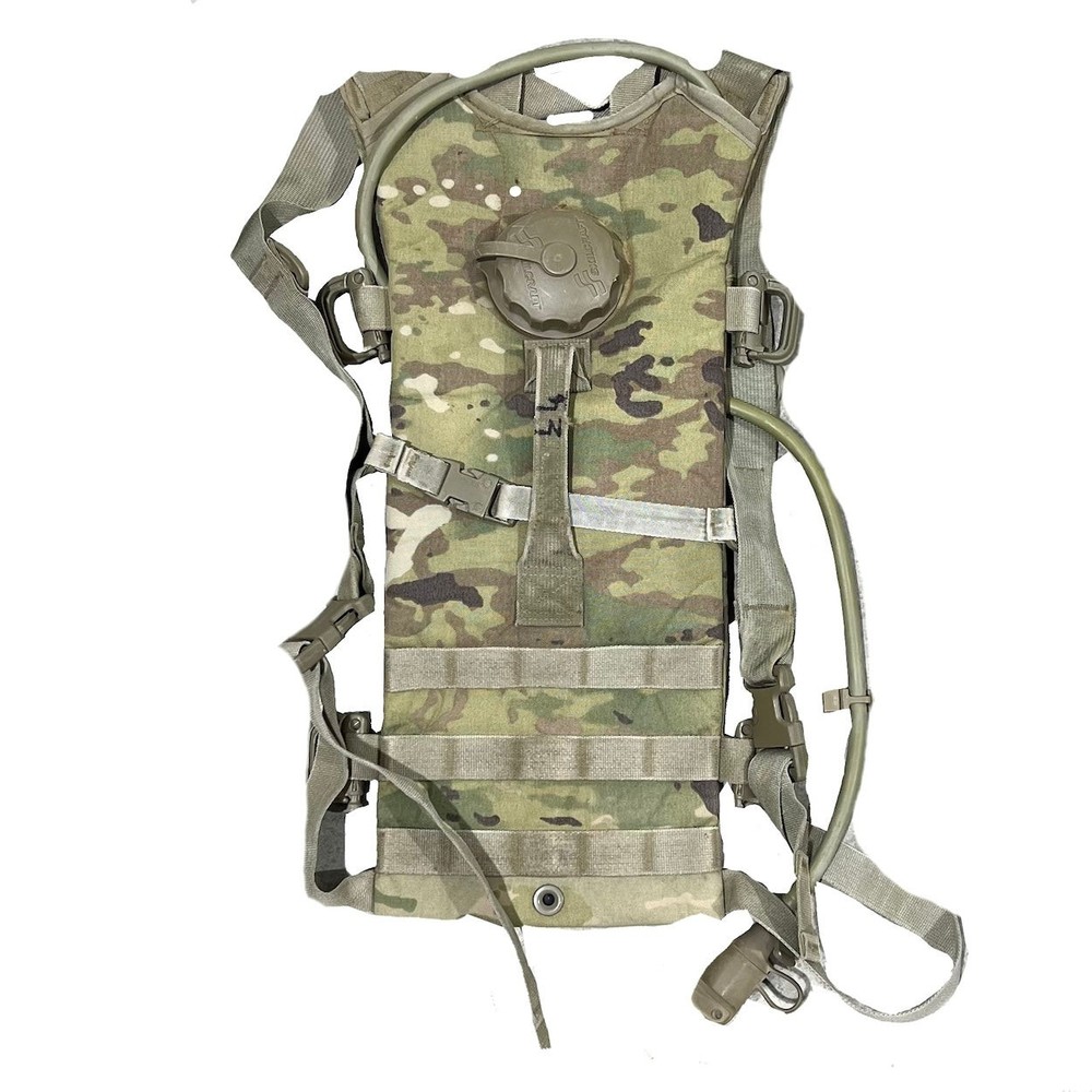 US Military MOLLE II Hydration Carrier - Multicam Pattern
