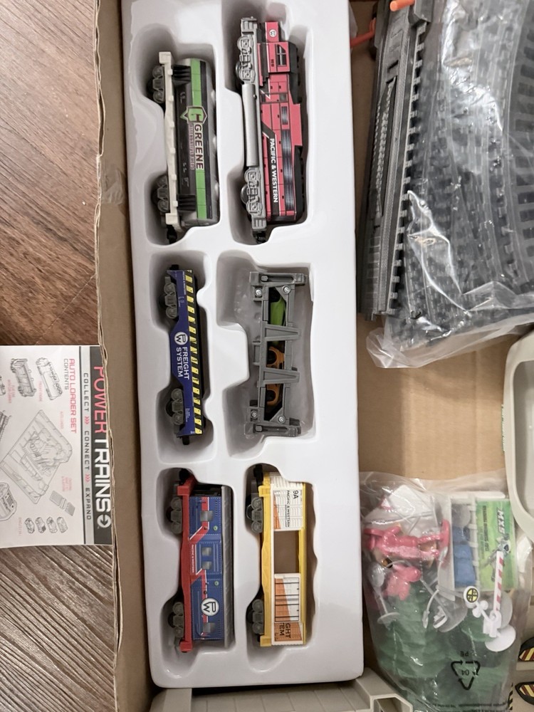 Power Trains Auto Loader City Train Set Pacific Jakks Pre-owned