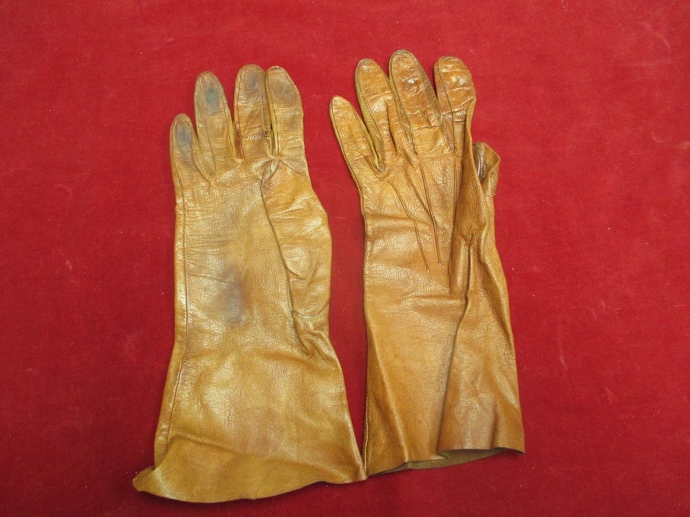 Vintage 1920s leather gloves