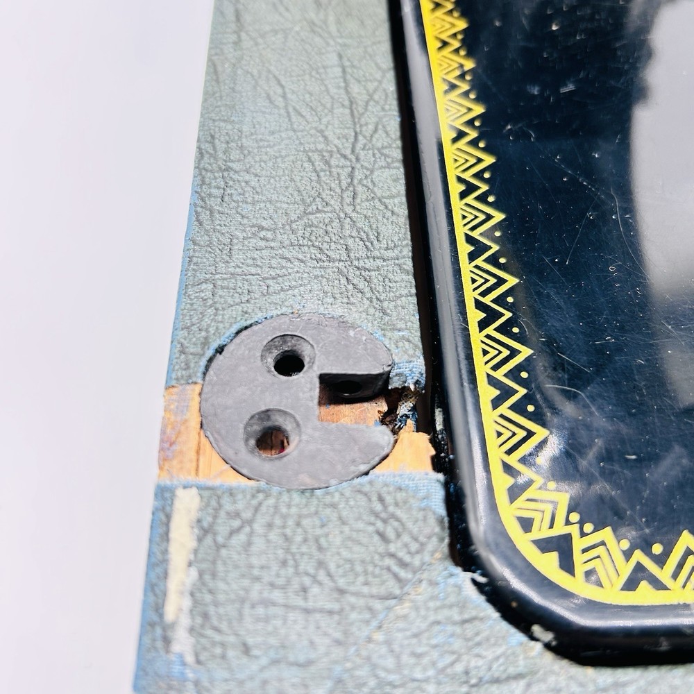 Sewmor Sewing Machine Model 303 Featherlight Portable + Case (Not working?)