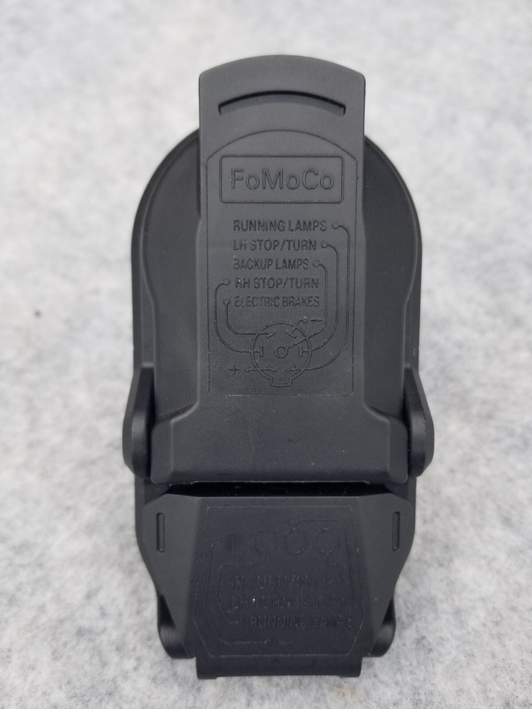 2017 - 2024 Ford Super Duty Trailer plug 7-Blade & 4-Flat Connector Connection