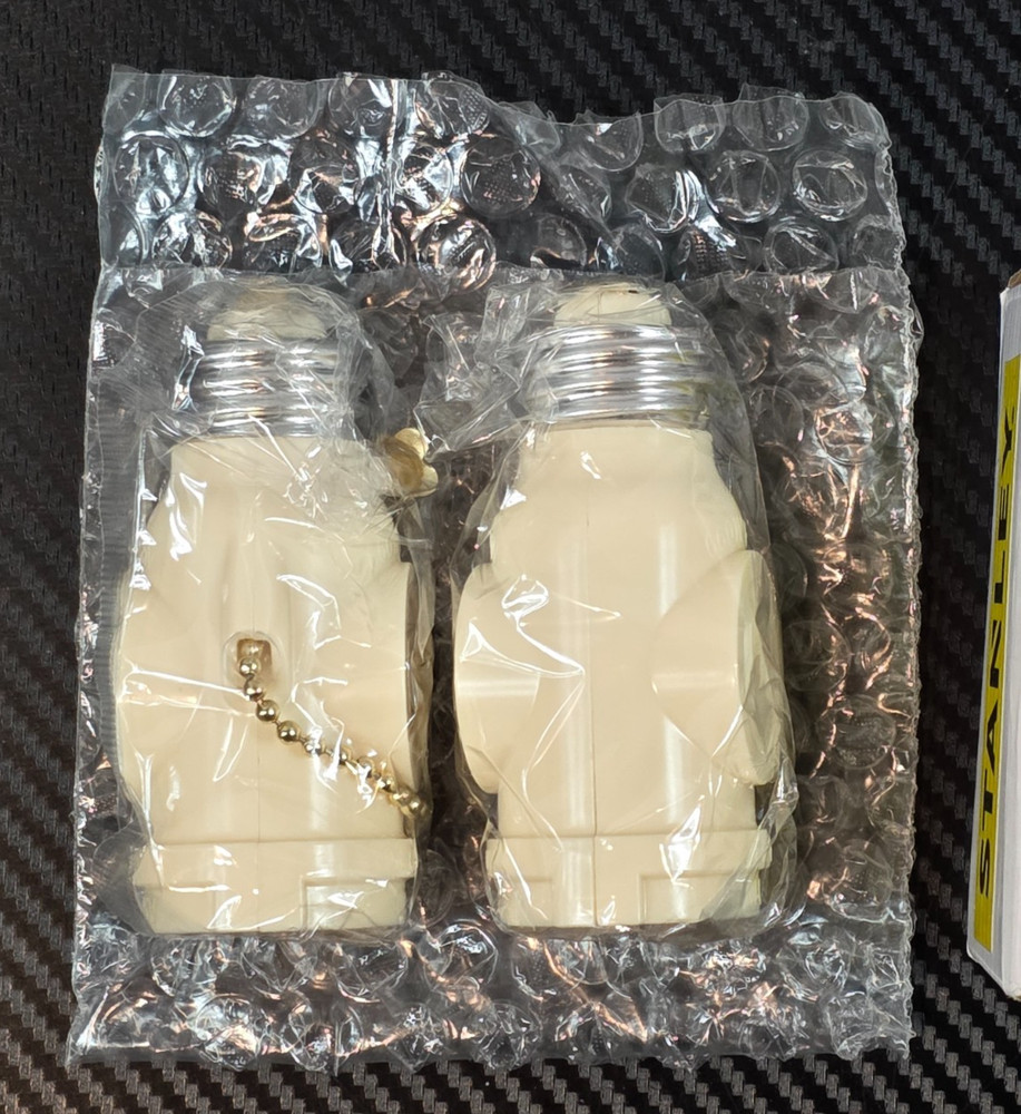 Stanley Set of 2 EK-01 Pull Chain Socket Adapter