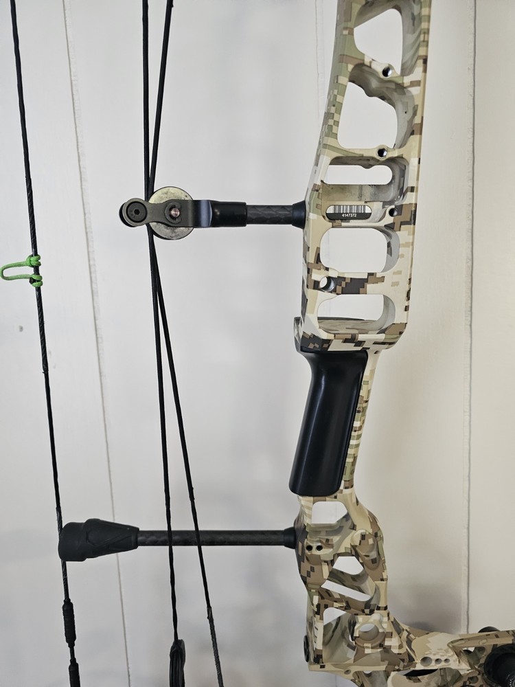 Mathews Triax Compound Bow