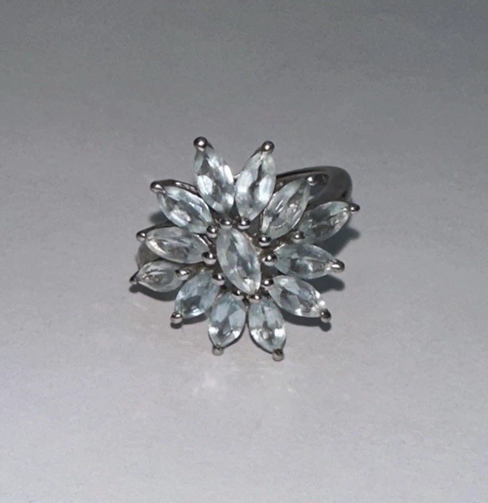 Elegant 925 Sterling Silver Snowflake Flower Statement Ring  / Size 7.25