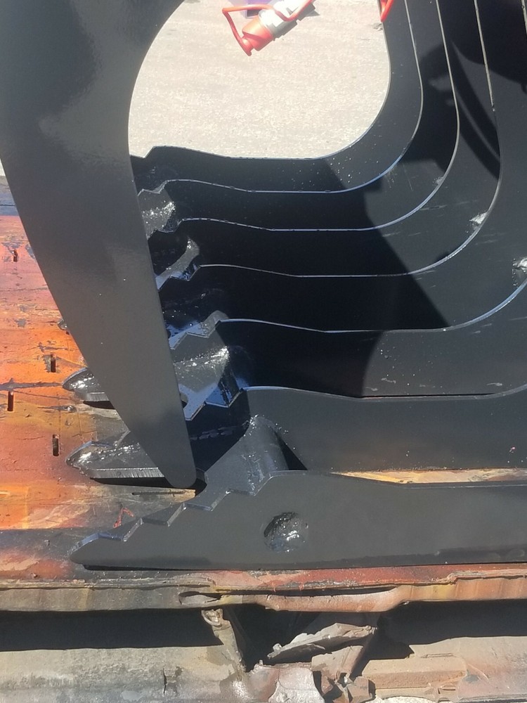 42" AVANT LOADER GRAPPLE