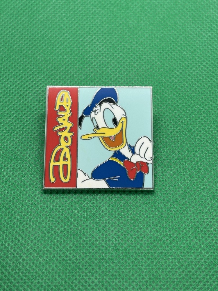 Beautiful Donald Duck Pin !!!!!!