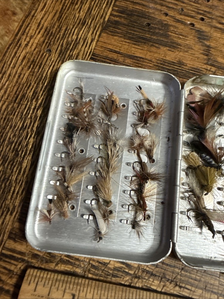 Vintage Perrine #60 Fly Box Loaded w/ Flies