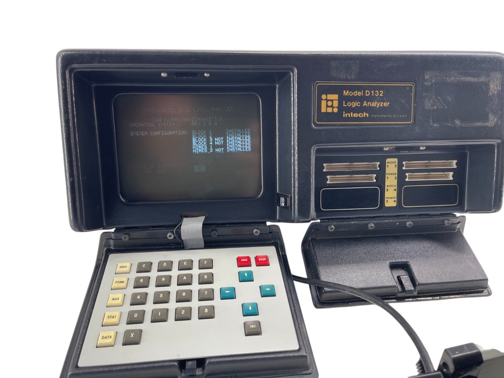 Intech Instruments Model D132 Logic Analyzer – Vintage Computer Terminal