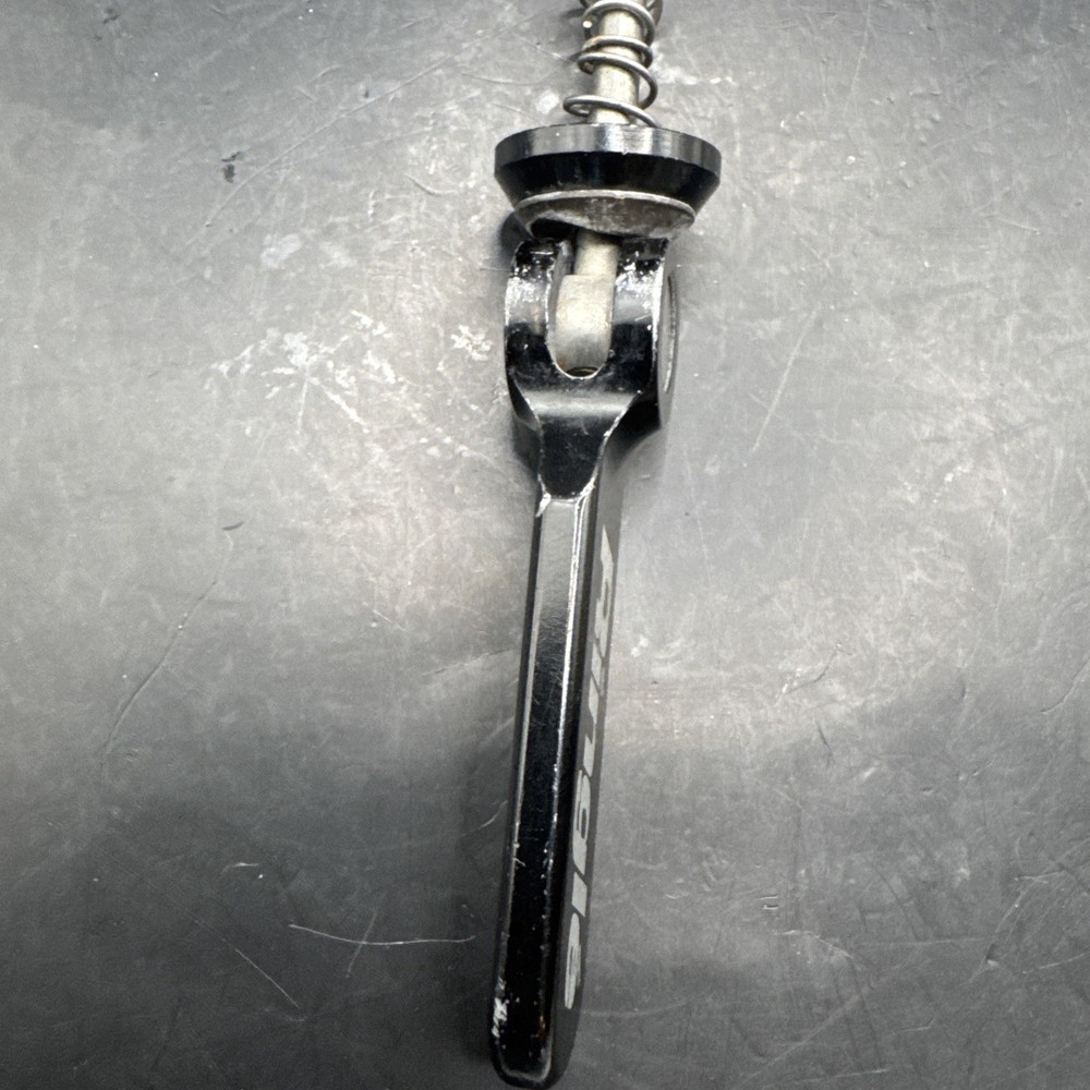 Ringlé Twister Quick Release Skewer – 100mm front