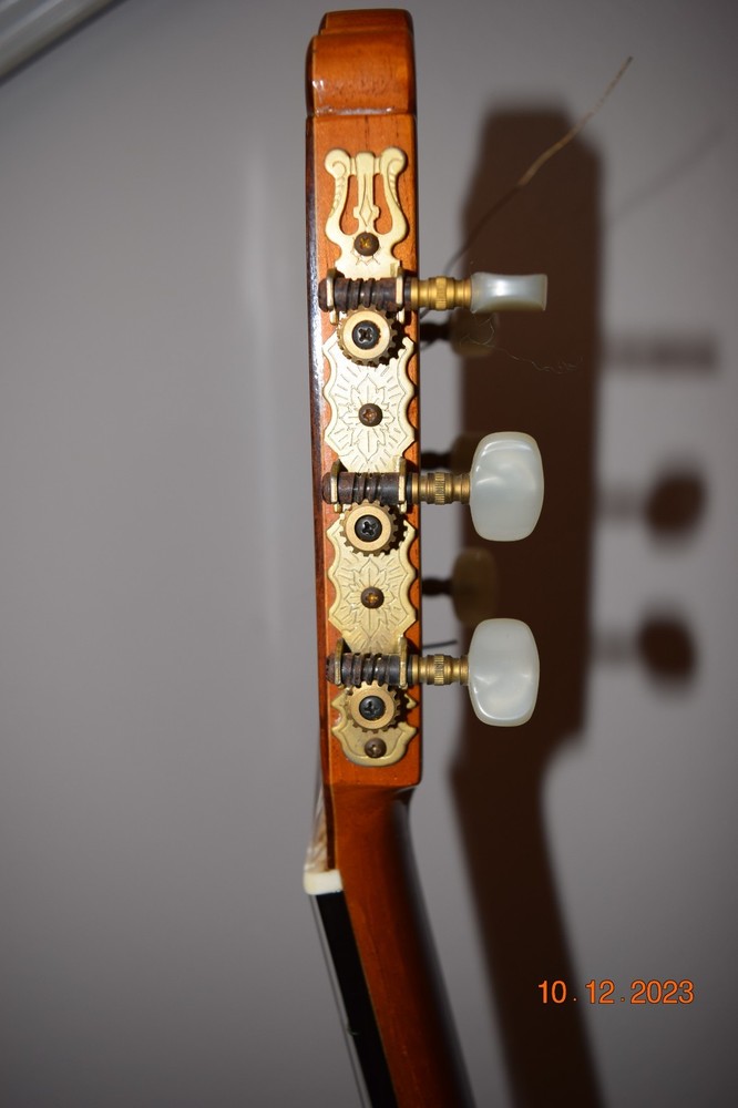 Ramirez 2CWE Classical Guitar