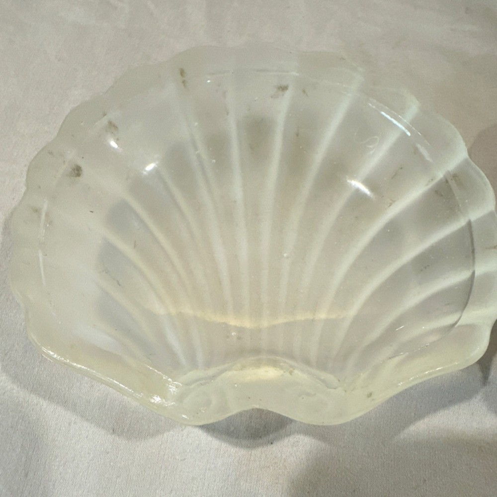 Celtic Quality Plate Silver Plated Shell Dish with Glass Insert 5 inches