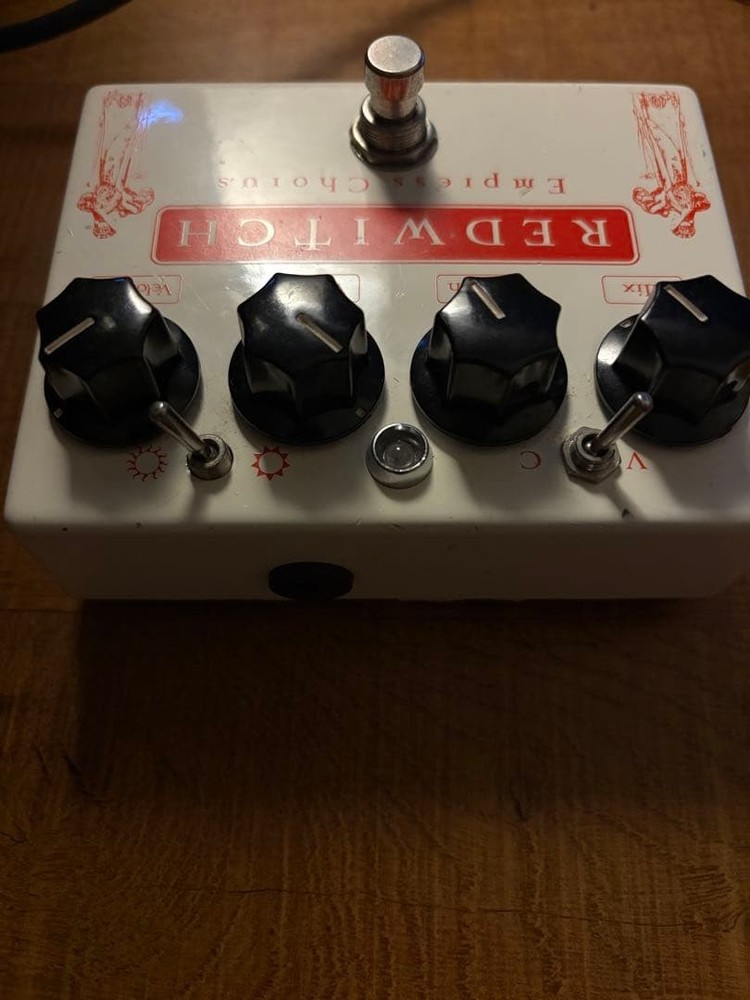 RED WITCH pedals Empress Chorus
